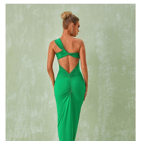 Gorgeous, sexy green dress - Picture 1 of 5